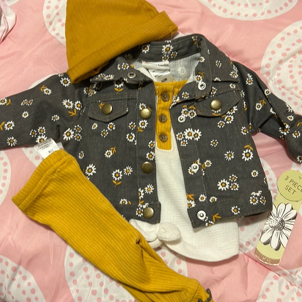 4 Piece 0-3 Month Outfit